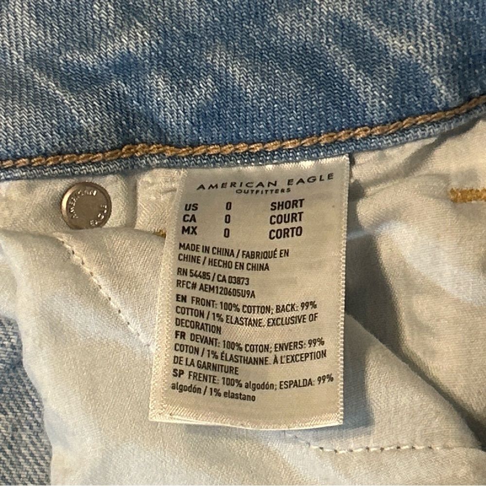 American Eagle Strigid Mom Jeans Size 0 - Picture 8 of 16